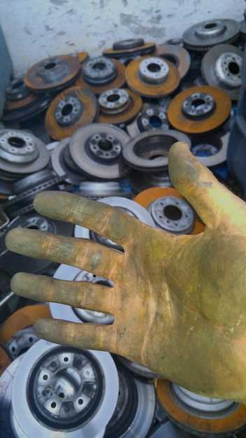 Демонтаж старого салника и очистка посадочных мест