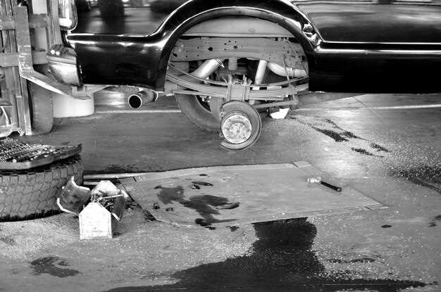 Замена гнилых элементов: металлоконструкции и пластиковые вставки