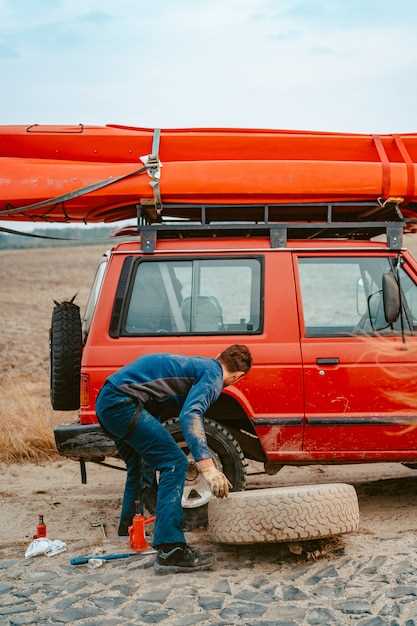 Истирание пластиковых и металлических частей внутри замка