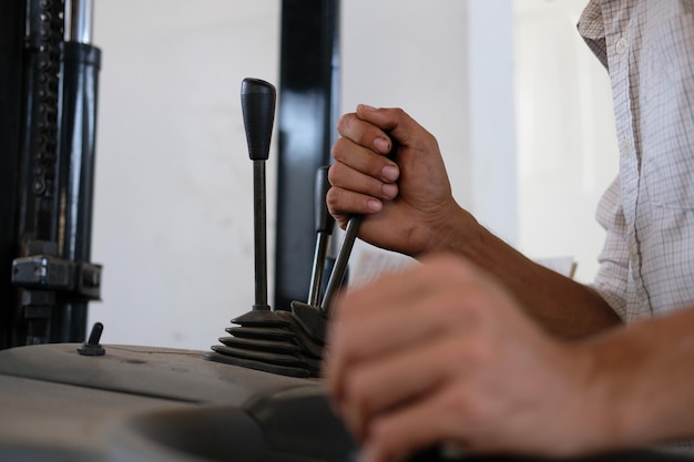 Проверка фиксации и закрепления всех элементов